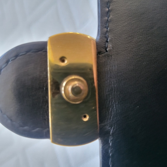 Gucci Black and Gold Emblem Leather Large Wallet - Picture 3 of 9